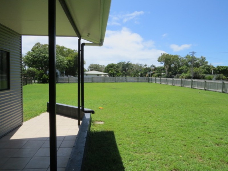25 Field Street, Bowen QLD 4805
