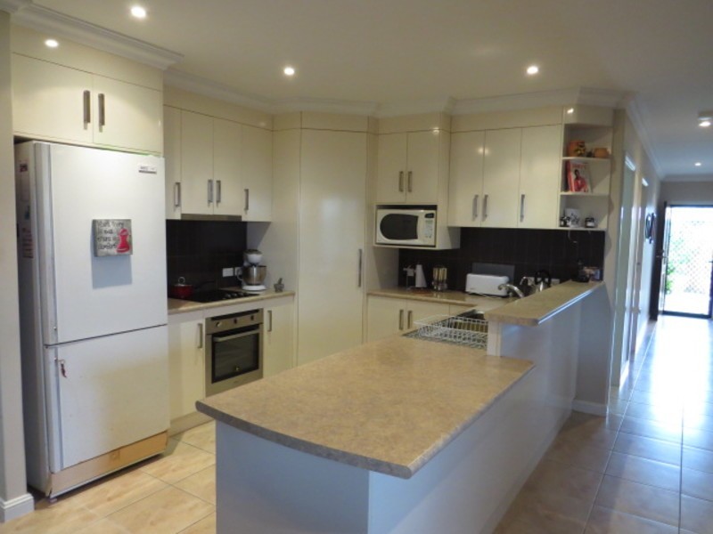 14 Lemon Grove, Bowen QLD 4805