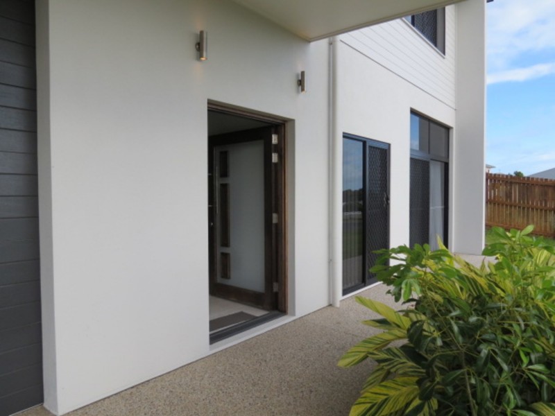 9 Allan Place, Bowen QLD 4805