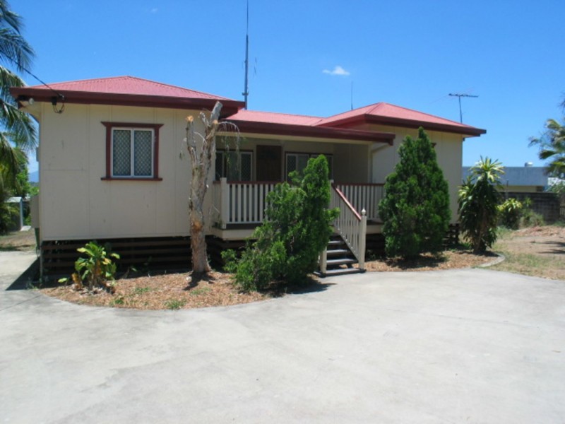6 Bull Crescent, Bowen QLD 4805