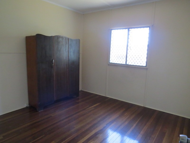 6 Bull Crescent, Bowen QLD 4805