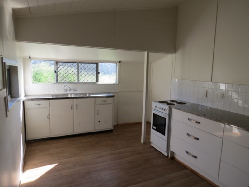 59 Reynolds Street, Bowen QLD 4805