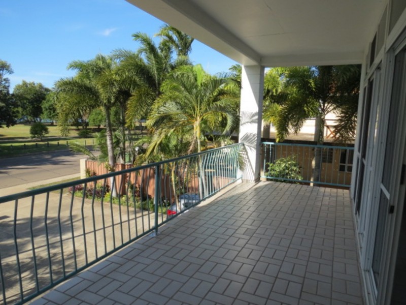10/89 Horseshoe Bay Road, Bowen QLD 4805