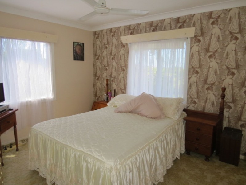 54 Avoca Road, Bowen QLD 4805