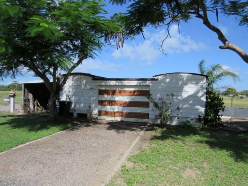 54 Avoca Road, Bowen QLD 4805