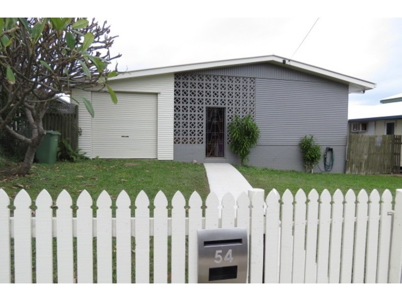 54 Herbert Street, Bowen QLD 4805