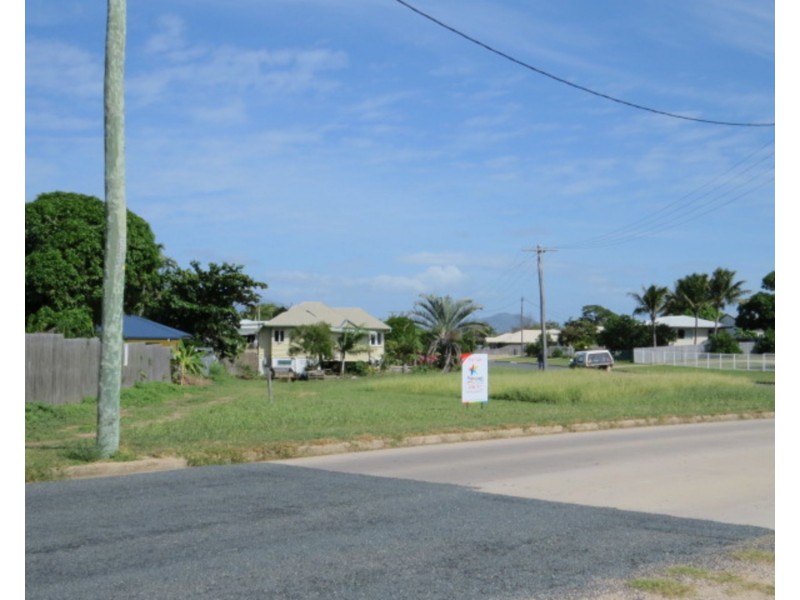 71 Leichhardt Street, Bowen QLD 4805