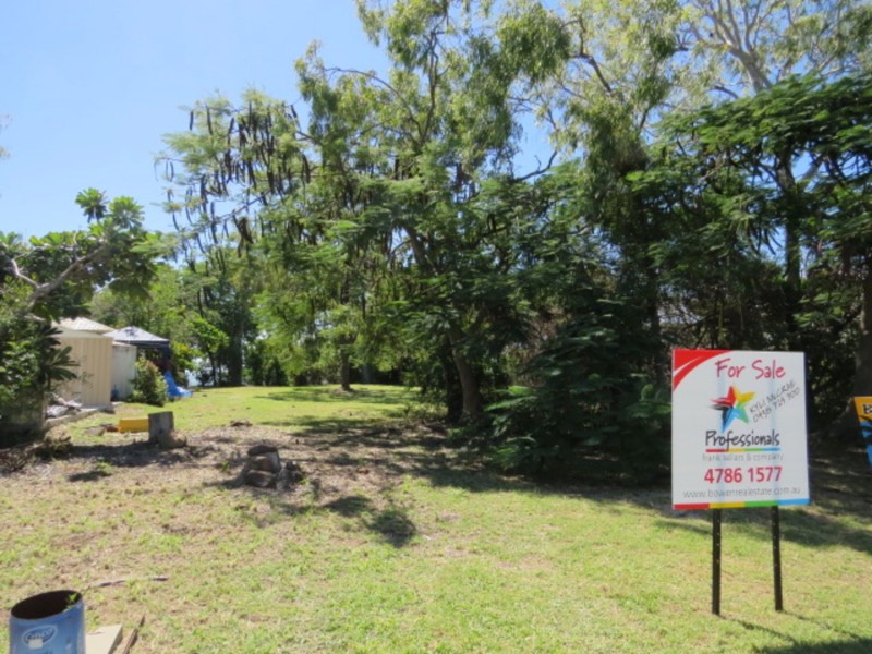 22 Baxter Avenue, Bowen QLD 4805