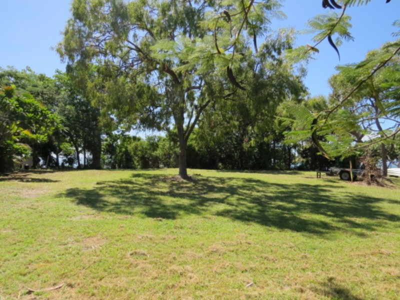 22 Baxter Avenue, Bowen QLD 4805