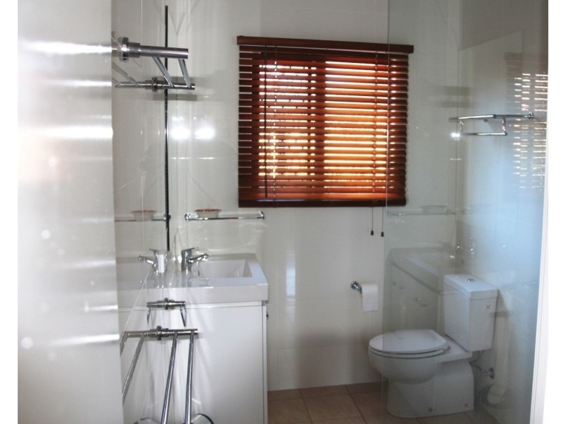 16 Field Street, Bowen QLD 4805