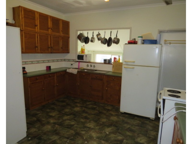 42 Livingstone Street, Bowen QLD 4805