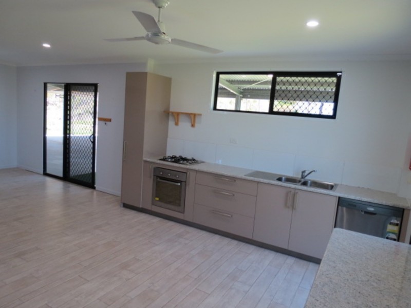 16 – 18 Drays Road, Bowen QLD 4805