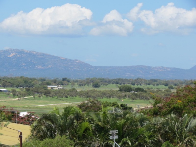 27 Banksia Street, Bowen QLD 4805