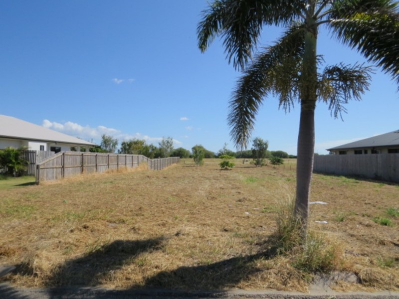 30 – 32 Lucinda Place, Bowen QLD 4805