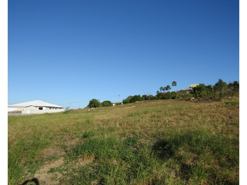 13 Daniel Street, Bowen QLD 4805