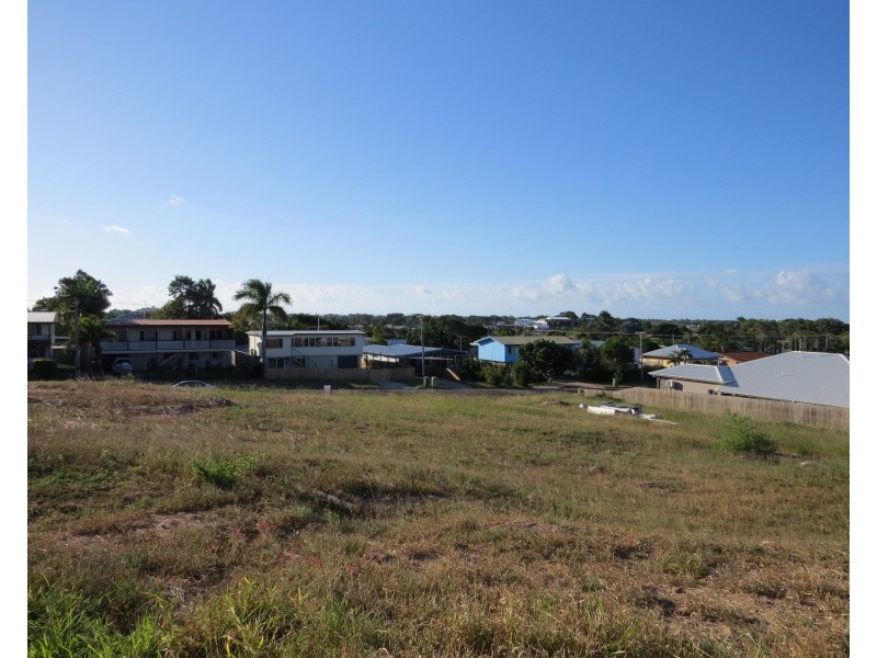 13 Daniel Street, Bowen QLD 4805