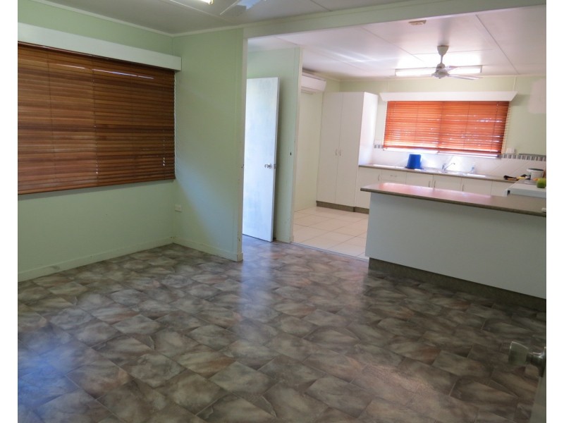 9 Banksia Street, Bowen QLD 4805