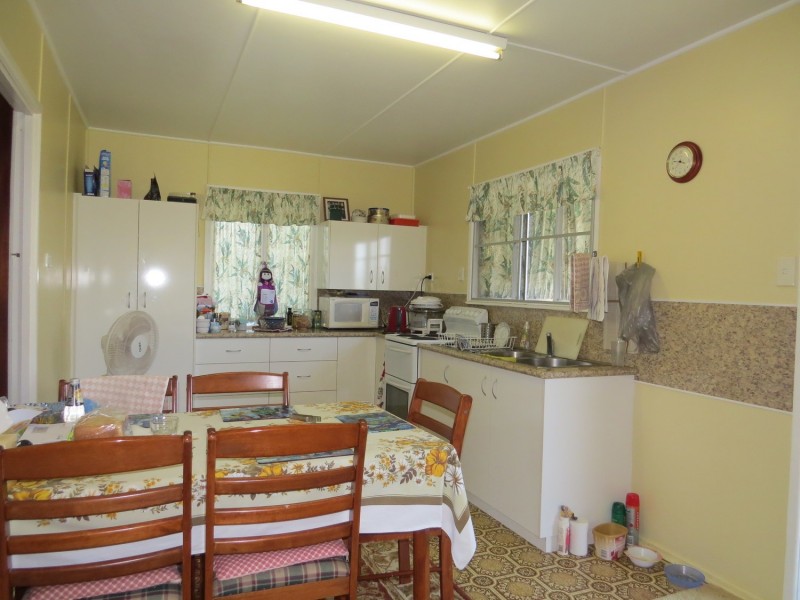 6 Livingstone Street, Bowen QLD 4805