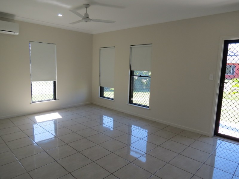 37 Seabreeze Crescent, Bowen QLD 4805