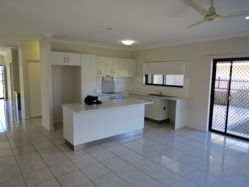 37 Seabreeze Crescent, Bowen QLD 4805