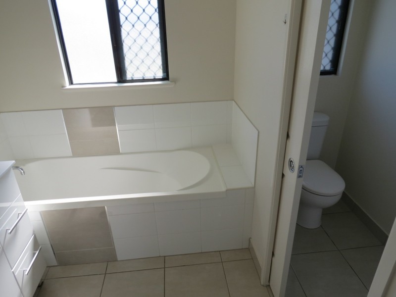 37 Seabreeze Crescent, Bowen QLD 4805