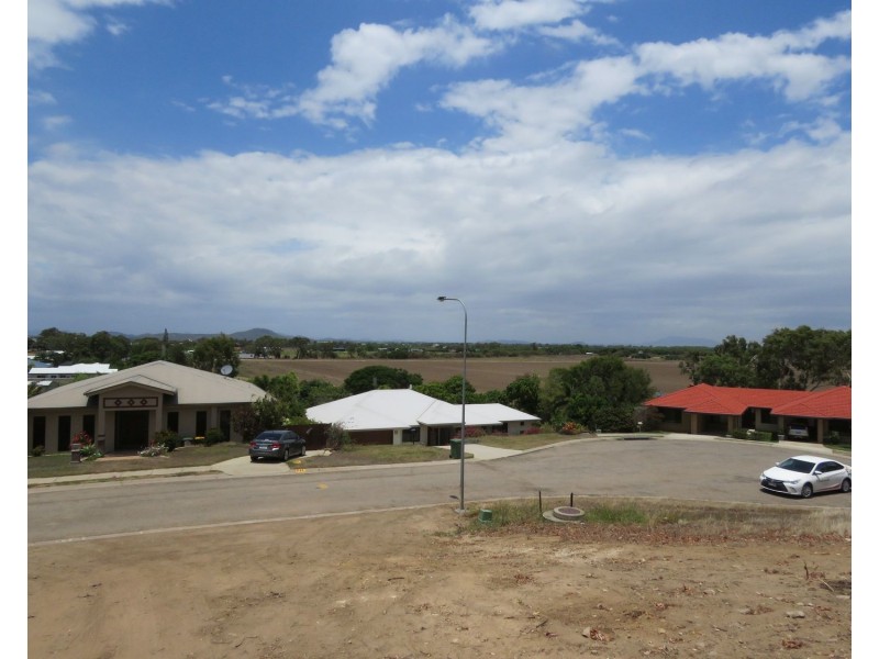 8 Craigie Court, Bowen QLD 4805