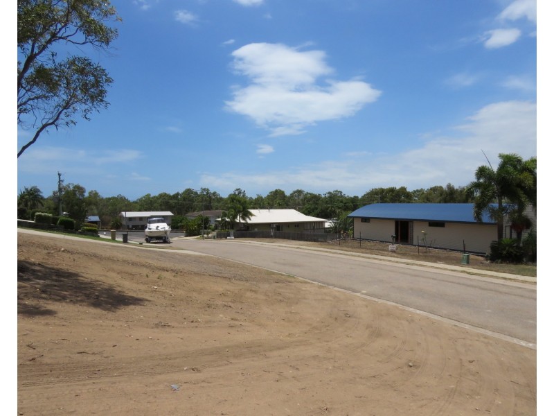 8 Craigie Court, Bowen QLD 4805