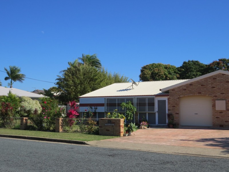 1/4 Bryant Avenue, Bowen QLD 4805