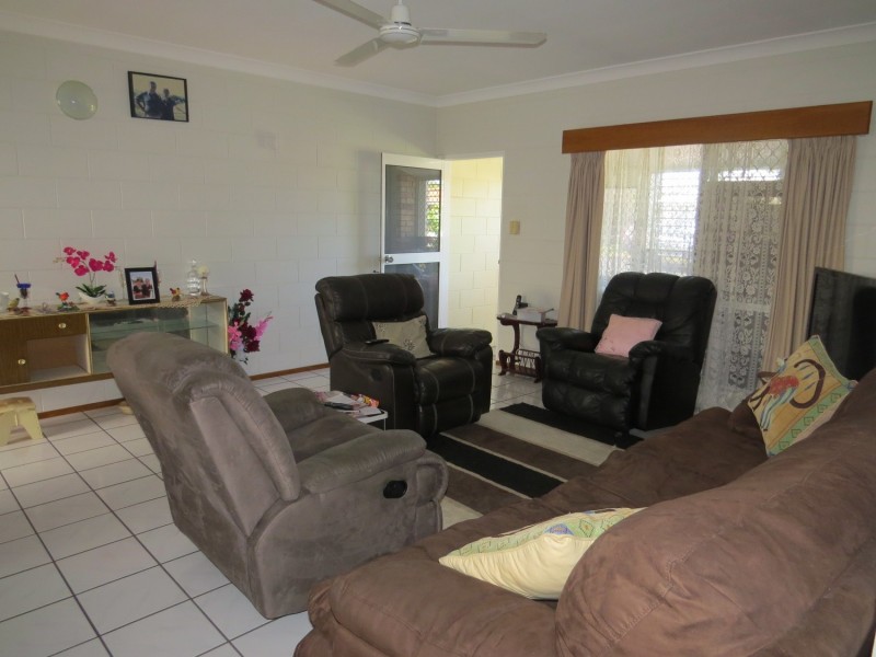 1/4 Bryant Avenue, Bowen QLD 4805