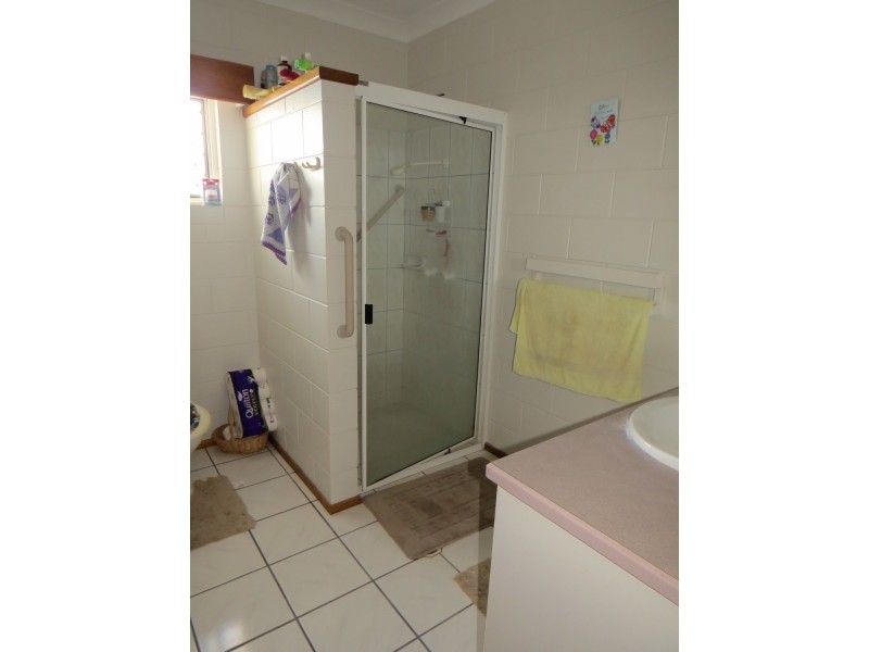 1/4 Bryant Avenue, Bowen QLD 4805