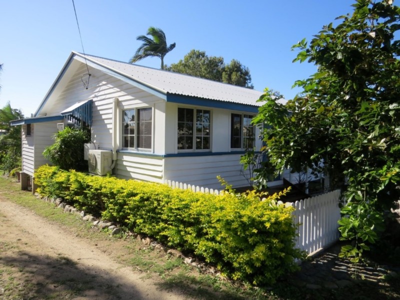32 Field Street, Bowen QLD 4805