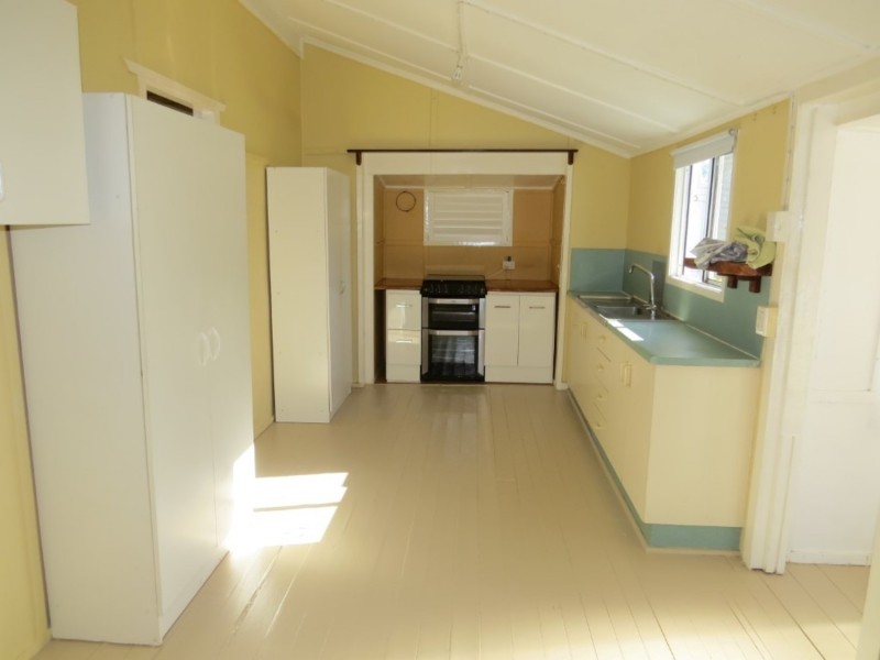 32 Field Street, Bowen QLD 4805