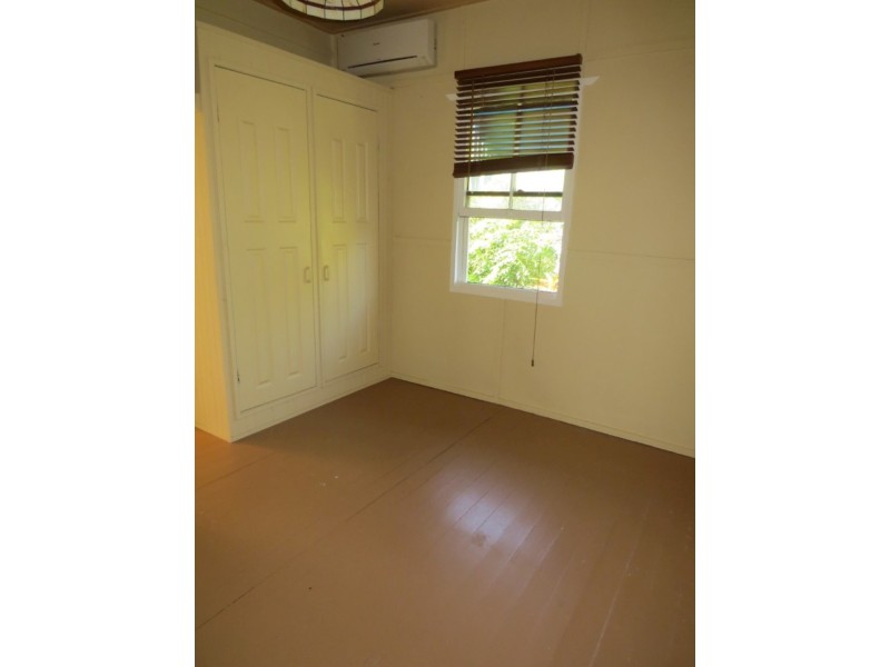 32 Field Street, Bowen QLD 4805