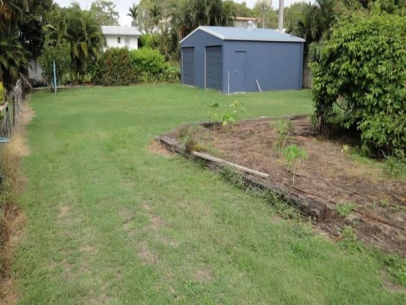 32 Field Street, Bowen QLD 4805