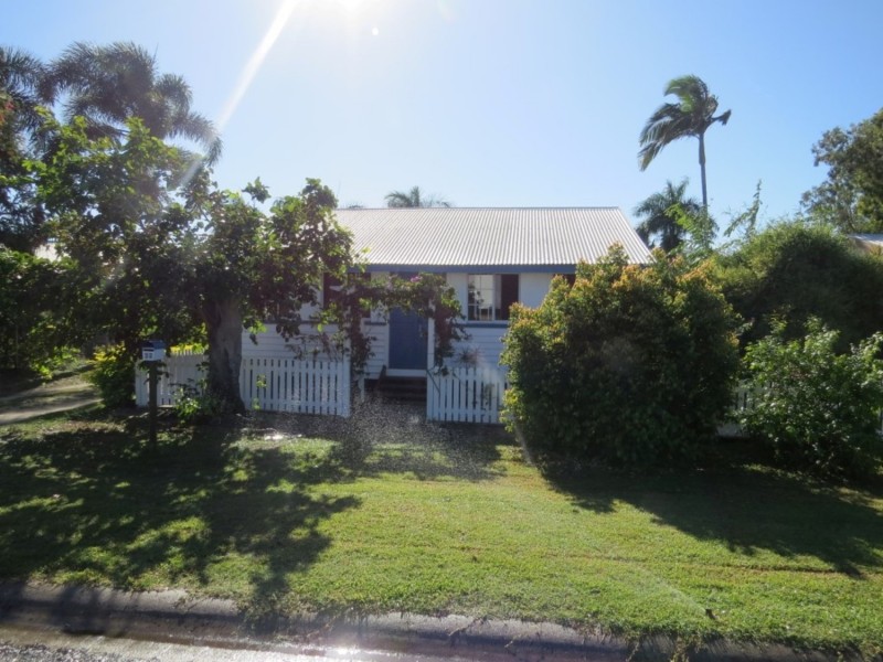 32 Field Street, Bowen QLD 4805