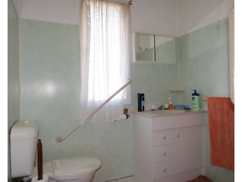 17 Russell Street, Bowen QLD 4805