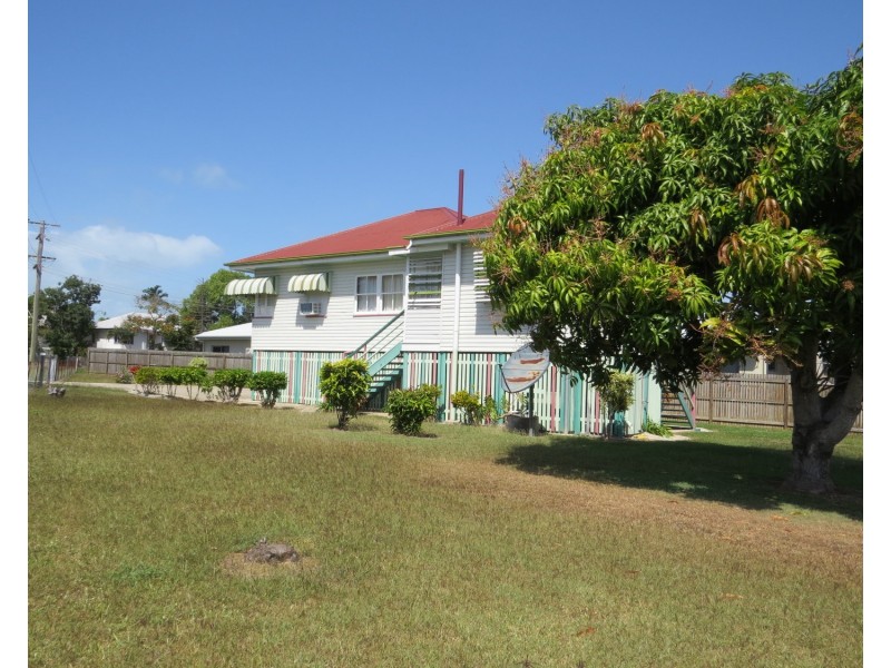 17 Russell Street, Bowen QLD 4805