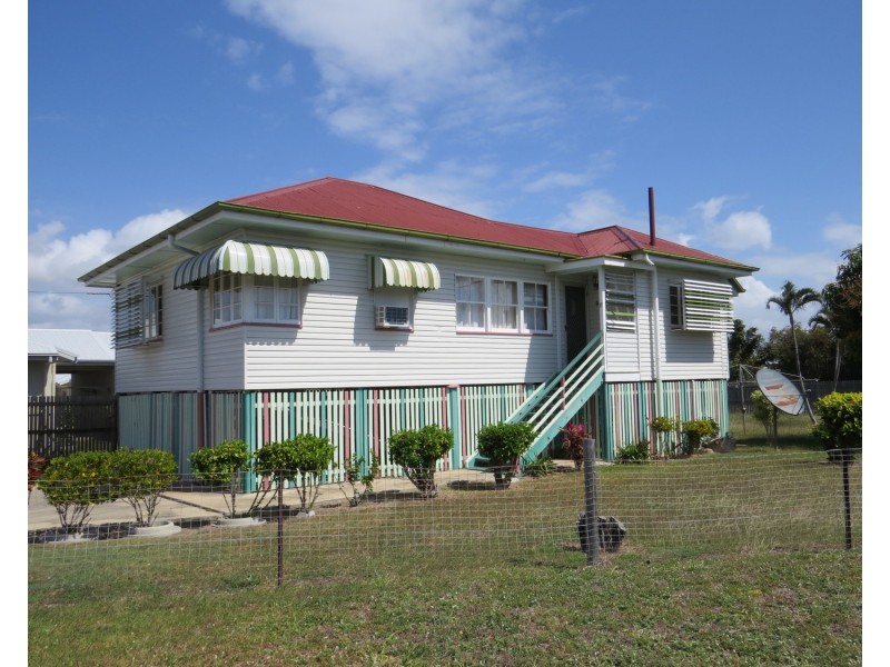 17 Russell Street, Bowen QLD 4805