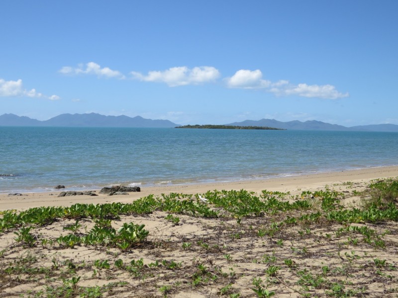 48 Whyte Avenue, Bowen QLD 4805