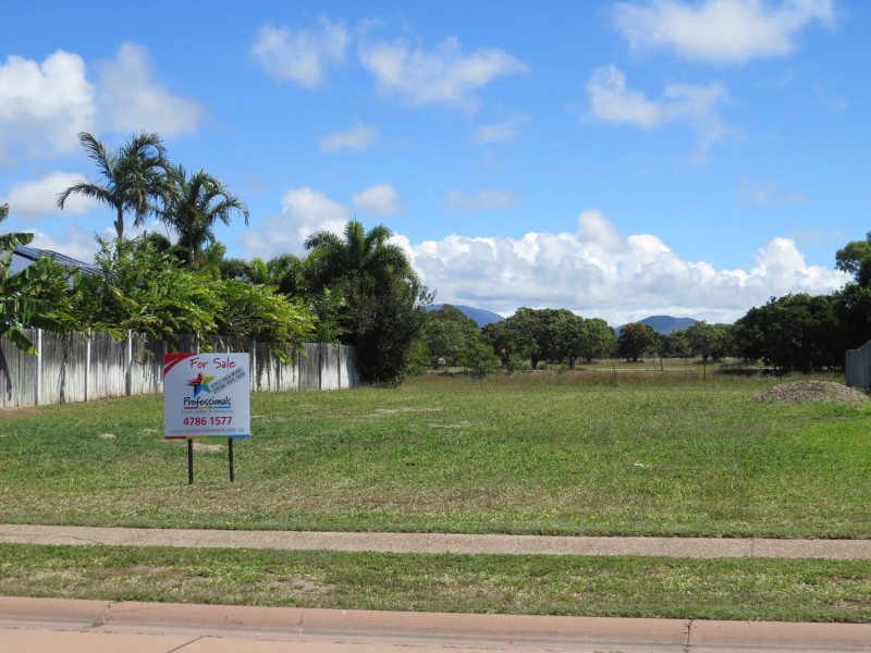 12 Kirkpatrick Court, Bowen QLD 4805