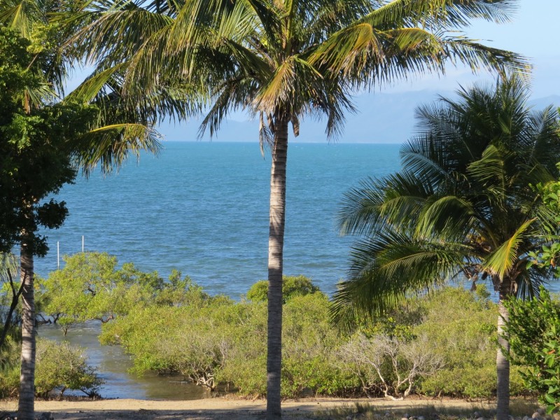 6 Baxter Avenue, Brisk Bay QLD 4805