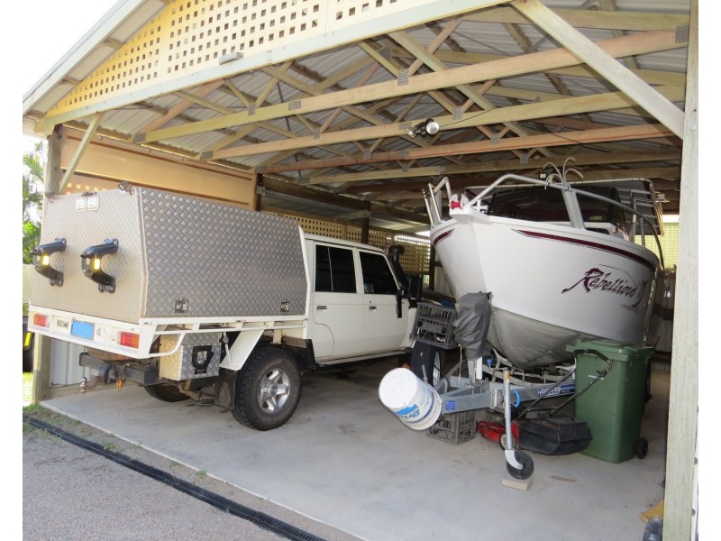 6 Baxter Avenue, Brisk Bay QLD 4805