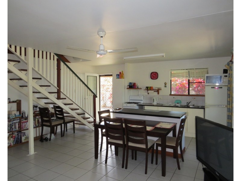 6 Baxter Avenue, Brisk Bay QLD 4805