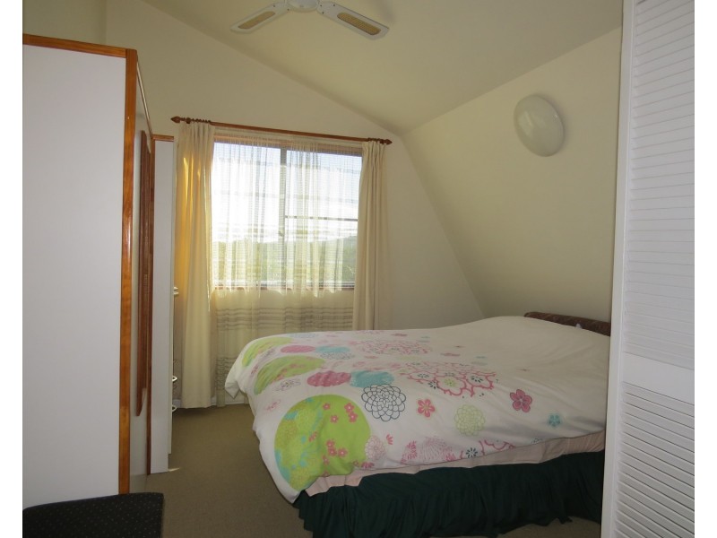 6 Baxter Avenue, Brisk Bay QLD 4805