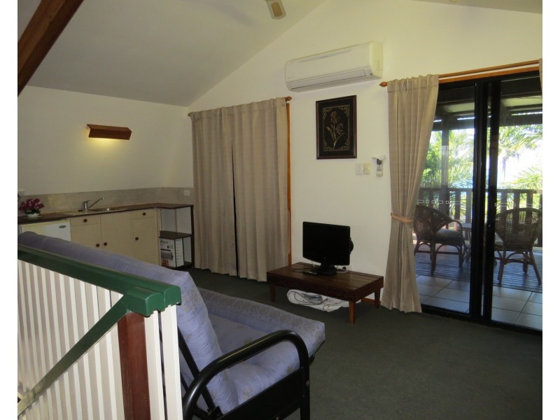 6 Baxter Avenue, Brisk Bay QLD 4805