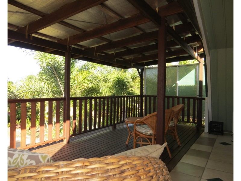 6 Baxter Avenue, Brisk Bay QLD 4805