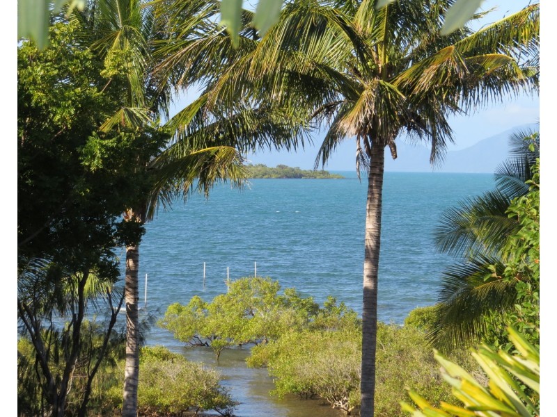 6 Baxter Avenue, Brisk Bay QLD 4805