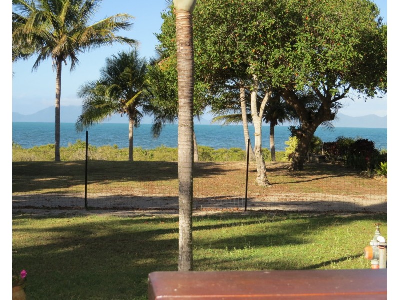 6 Baxter Avenue, Brisk Bay QLD 4805