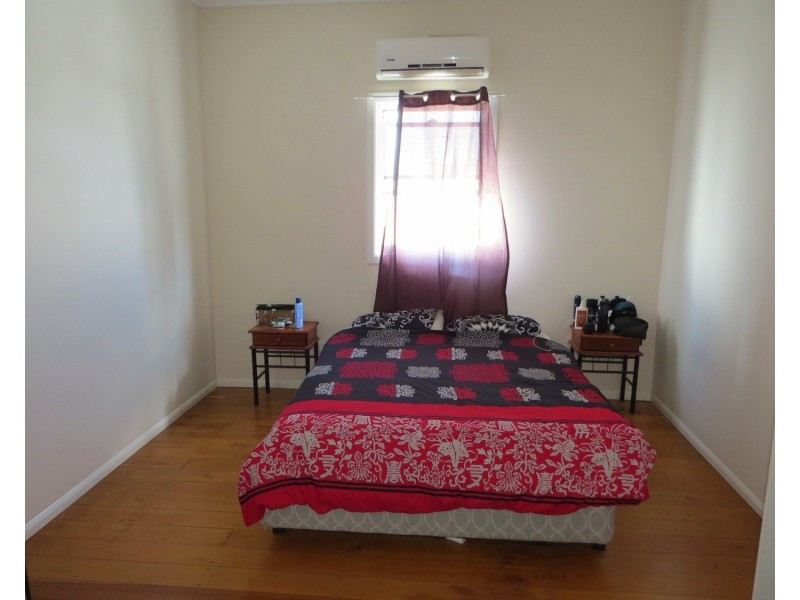 33 Herbert Street, Bowen QLD 4805