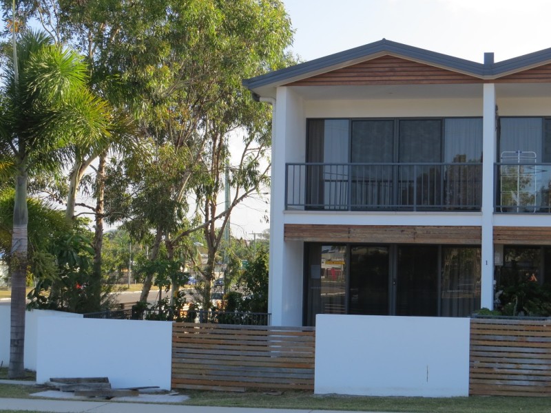 1/74 Powell Street, Bowen QLD 4805